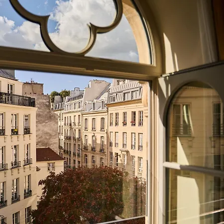 Hotel Du Sentier 4*