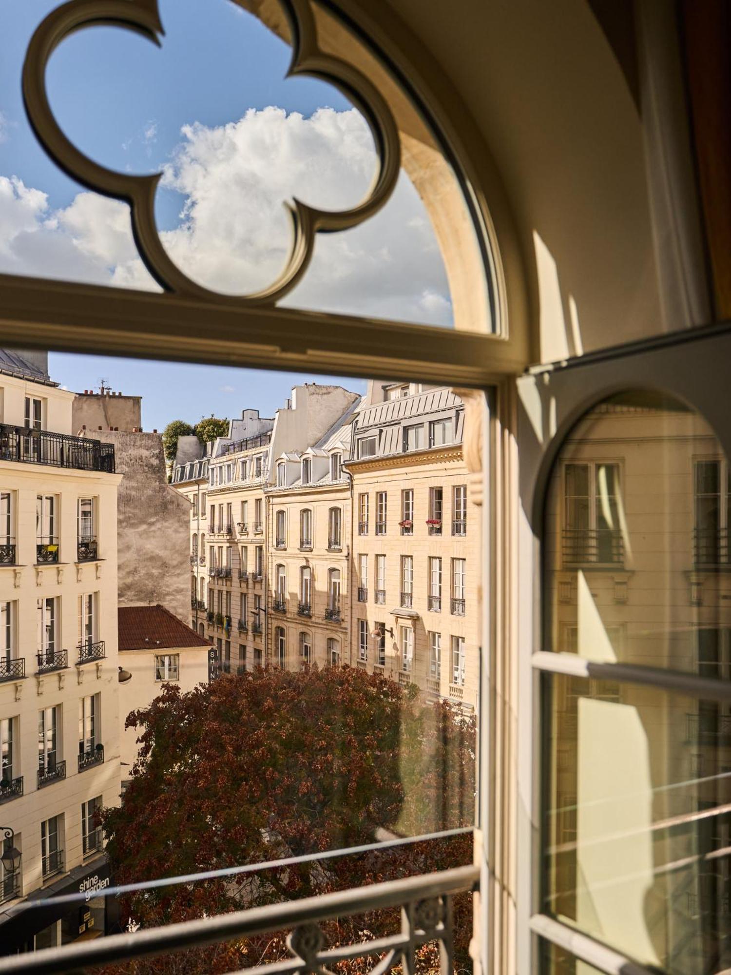 Hotel Du Sentier 4*